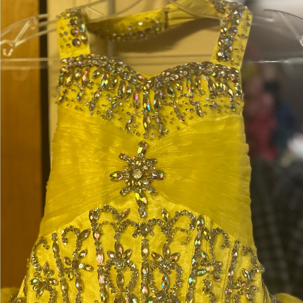 Gorgeous Ritzee Girls Pageant Dress Size 4. - Picture 2 of 7